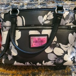 Nicole by Nicole Miller cross body purse